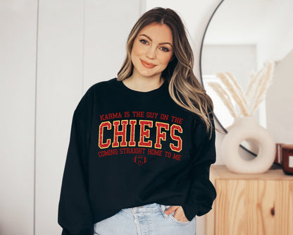 Karma Is The Guy On The Chiefs Sweatshirt, Sweat Travis Scott, Chiefs Era Sweatshirt-newamarketing